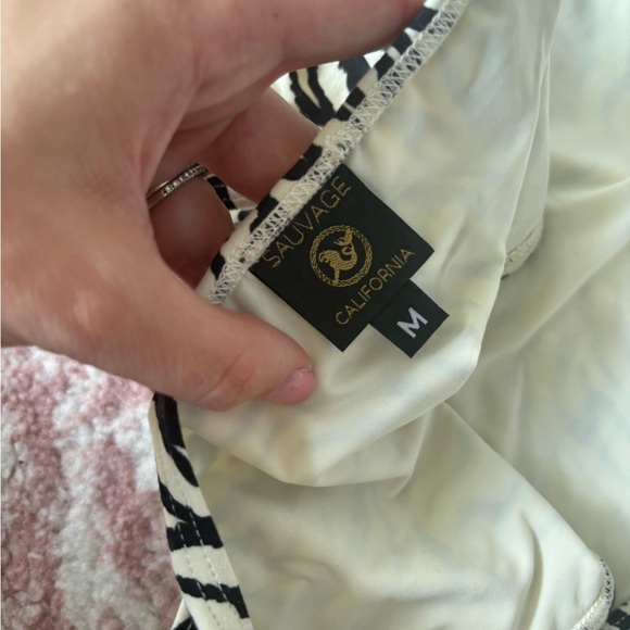 Sauvage Zebra One Piece size Medium - Picture 6 of 7